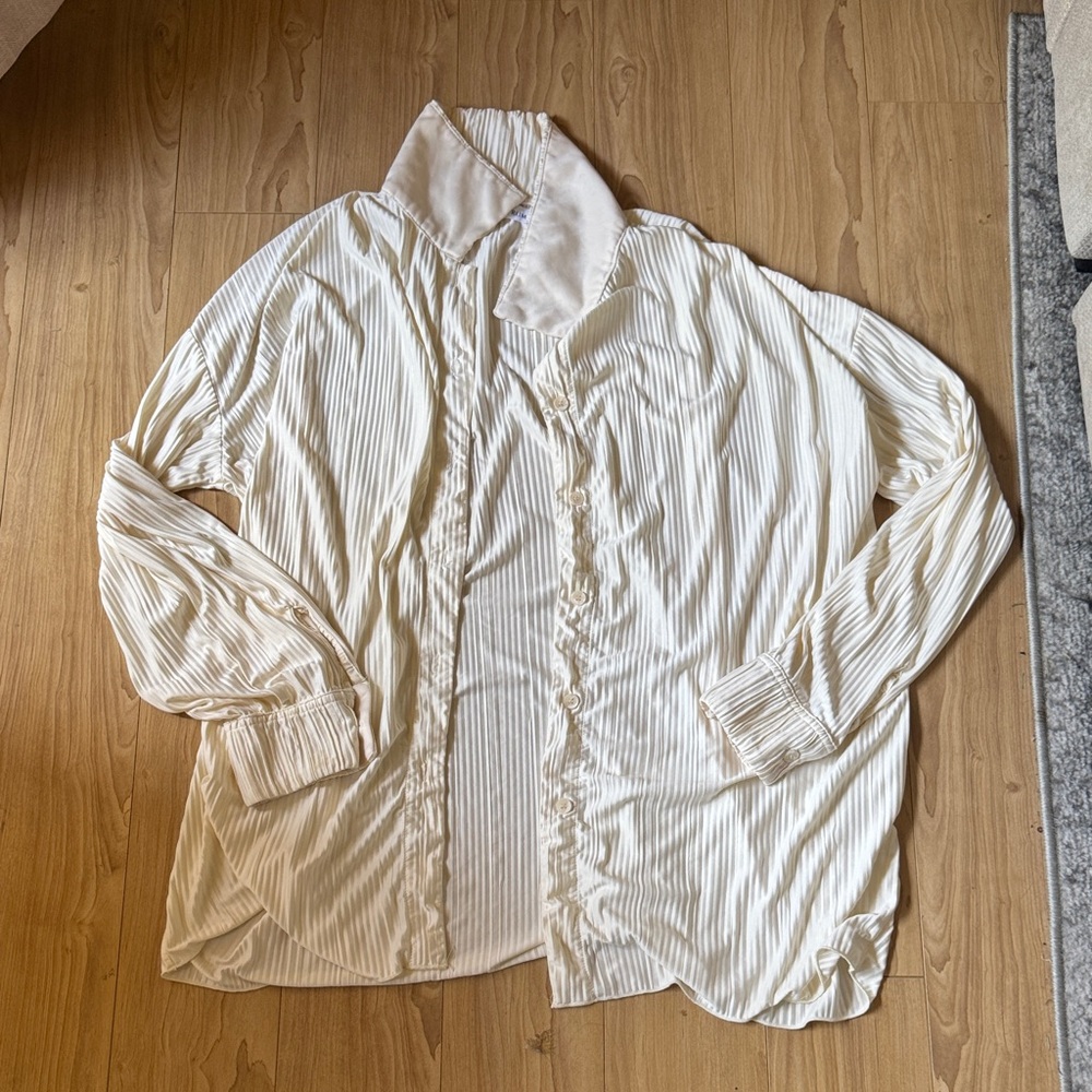 Women's Cream Ruffle-Trim Button Down Shirt